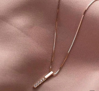 Collar elegante